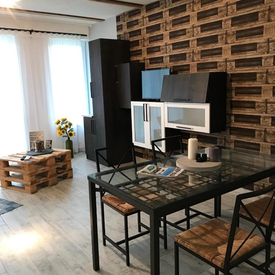 Platan Apartmanhaz บาลาตองโยรอค ภายนอก รูปภาพ
