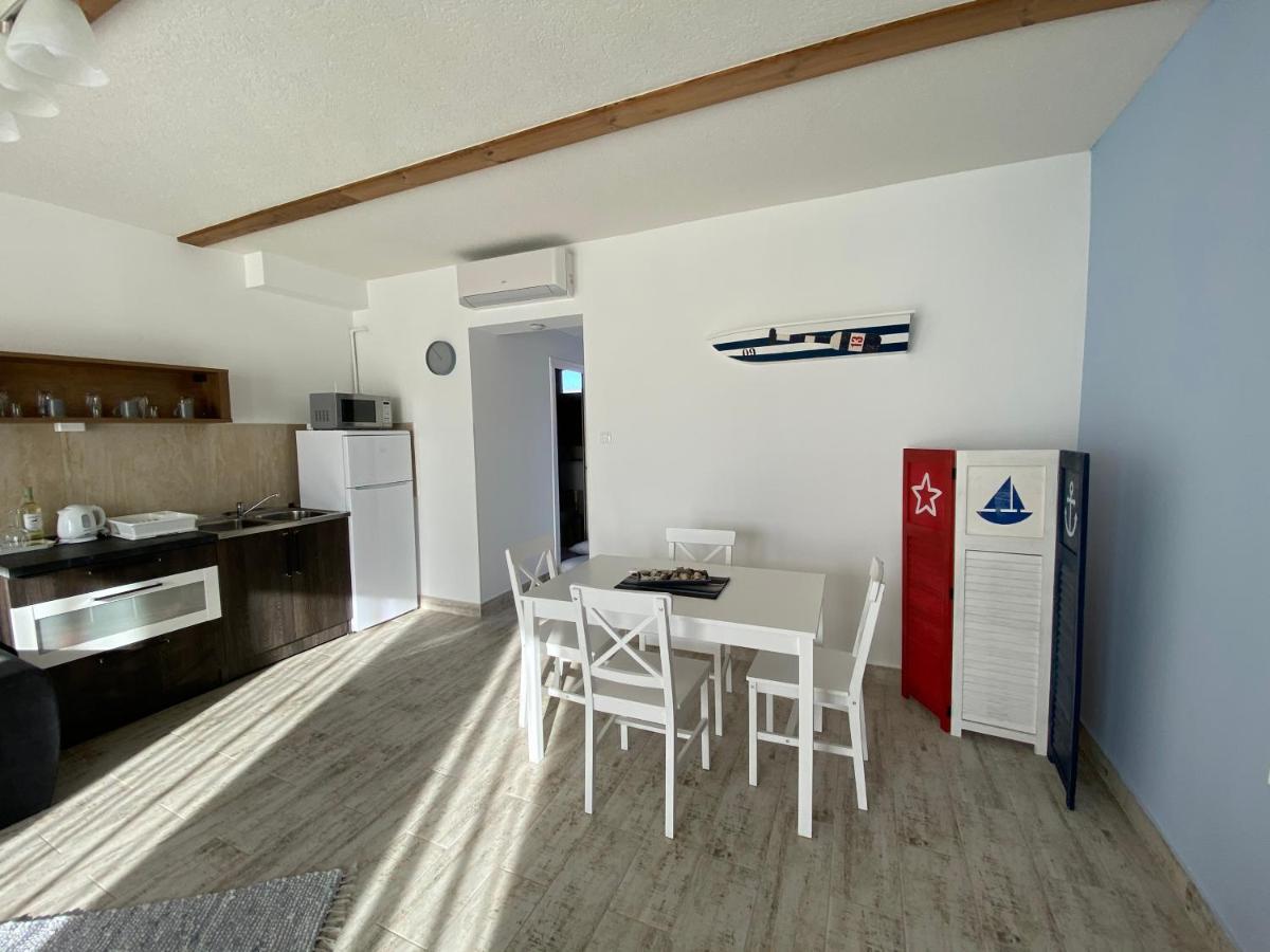 Platan Apartmanhaz บาลาตองโยรอค ภายนอก รูปภาพ
