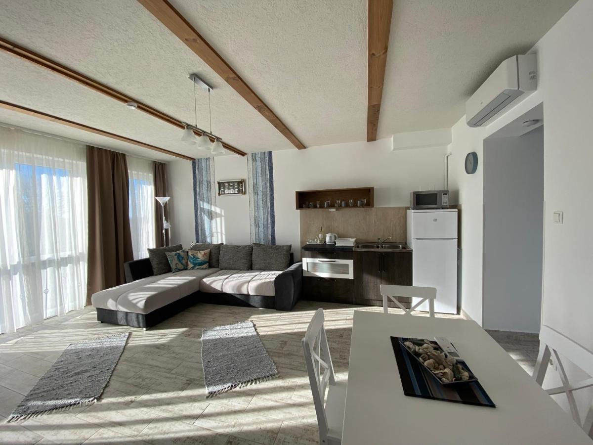 Platan Apartmanhaz บาลาตองโยรอค ภายนอก รูปภาพ