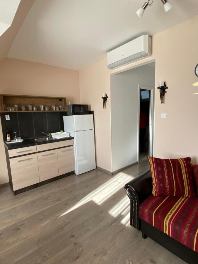 Platan Apartmanhaz บาลาตองโยรอค ภายนอก รูปภาพ