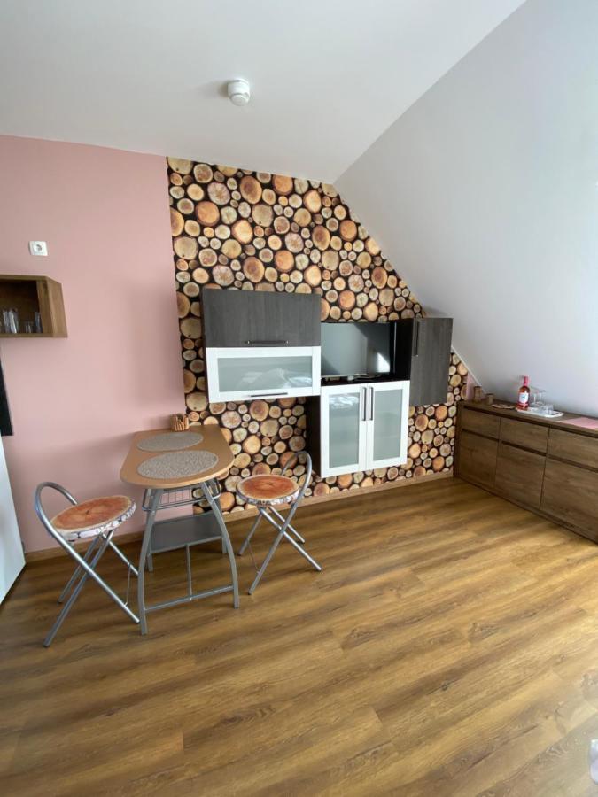 Platan Apartmanhaz บาลาตองโยรอค ภายนอก รูปภาพ