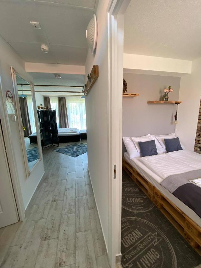 Platan Apartmanhaz บาลาตองโยรอค ภายนอก รูปภาพ