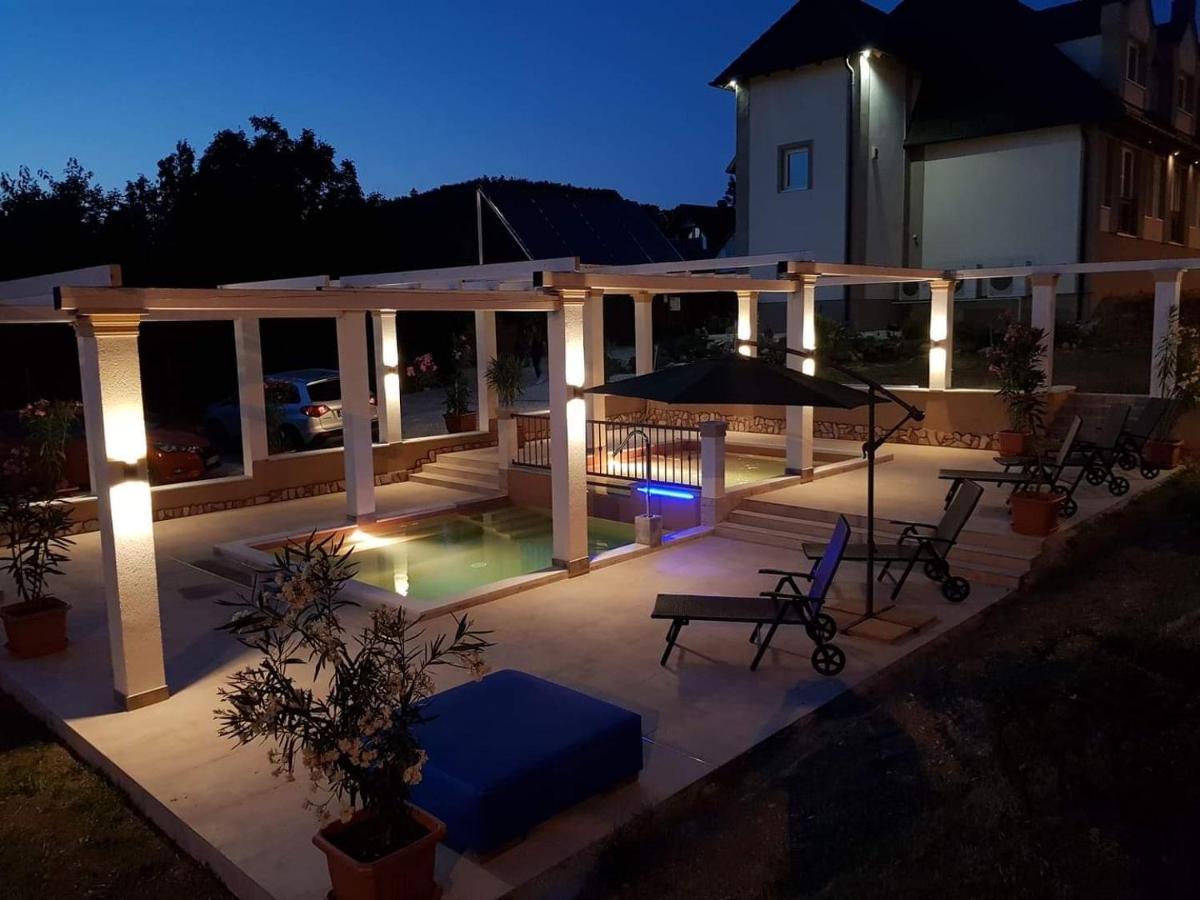 Platan Apartmanhaz บาลาตองโยรอค ภายนอก รูปภาพ